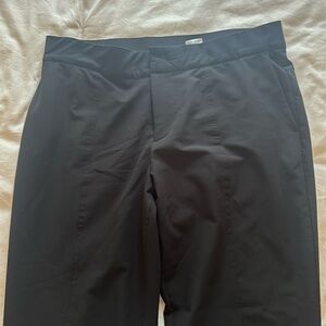 I am selling these black pants.